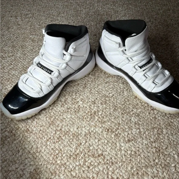 Air Jordan 11 Retro GS "Gratitude/Defending Moments"